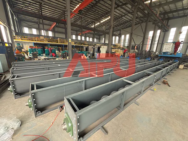 Screw conveyors be delivered to oil and gas drilling rigs