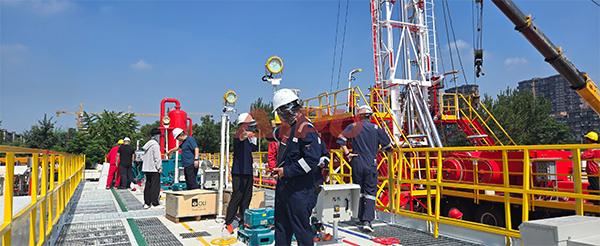 The XJ450 solids control system produced by Aipu Solid Control Co., Ltd is being installed and debug
